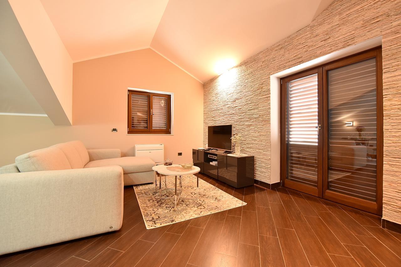 Apartamento Maniva Penthouse By The Sea Kotor Exterior foto