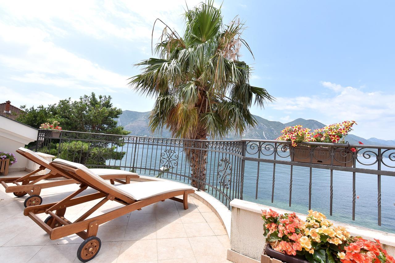 Apartamento Maniva Penthouse By The Sea Kotor Exterior foto